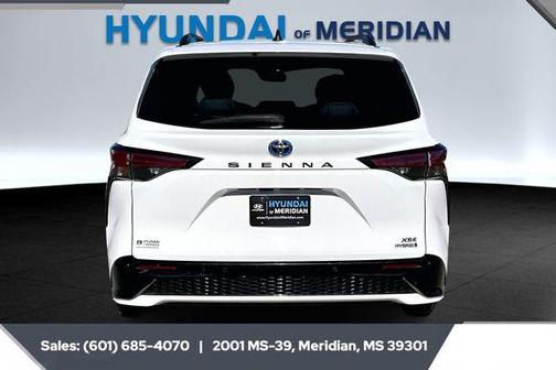 2021 Toyota Sienna XSE 7 Passenger