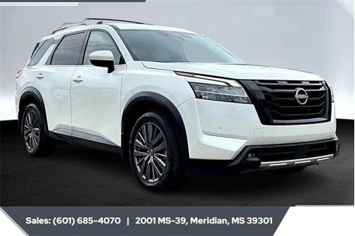 2023 Nissan Pathfinder SL FWD