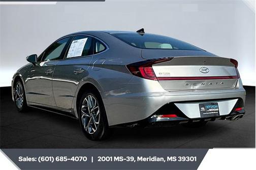 2022 Hyundai SONATA SEL