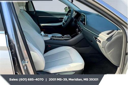 2022 Hyundai SONATA SEL