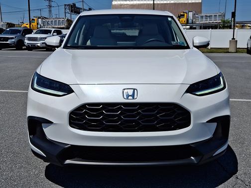 Platinum White Pearl 2026 Honda HR-V