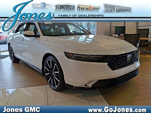 Platinum White Pearl 2026 Honda Accord Hybrid