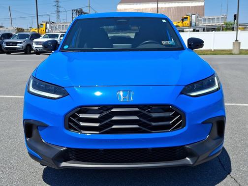 Boost Blue Pearl 2026 Honda HR-V
