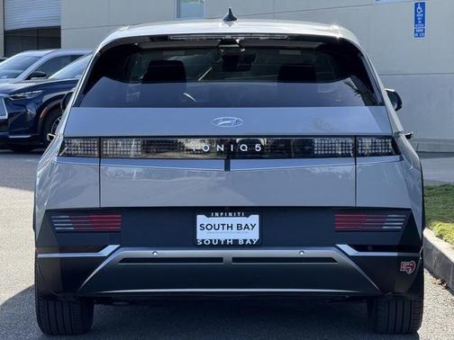 2024 Hyundai IONIQ 5 SE Standard Range