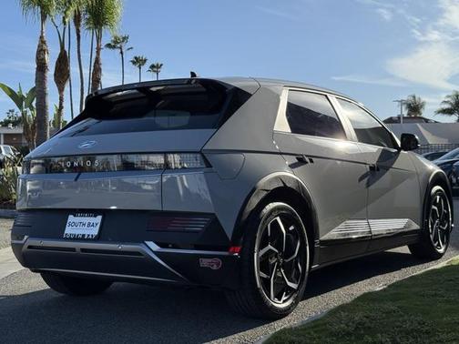 2024 Hyundai IONIQ 5 SE Standard Range