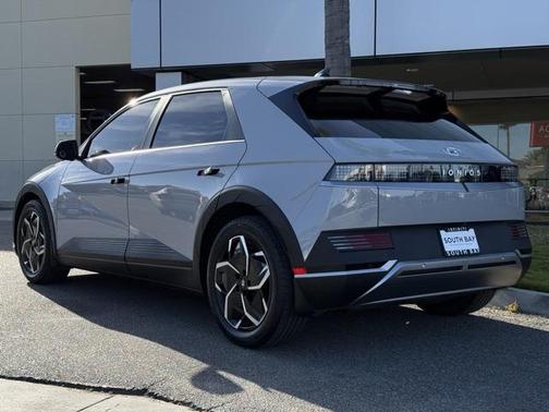 2024 Hyundai IONIQ 5 SE Standard Range