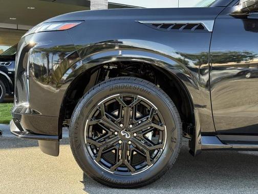 2026 INFINITI QX80 SENSORY AWD