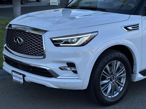 2022 INFINITI QX80 Luxe