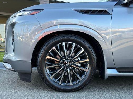 Dynamic Metal/Black Obsidian 2026 INFINITI QX80 AUTOGRAPH AWD