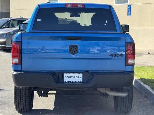 2024 RAM 1500 Classic Warlock Crew Cab 4x4 5'7' Box