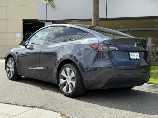 2024 Tesla Model Y Long Range Dual Motor All-Wheel Drive