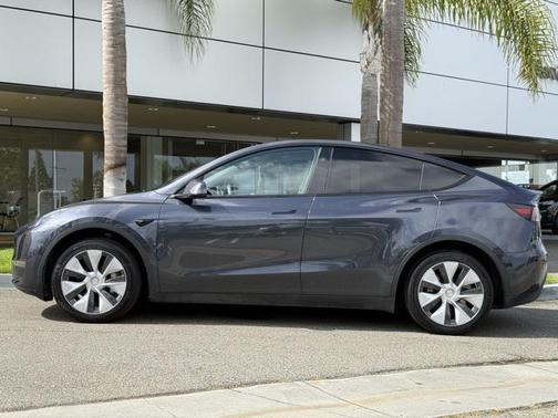 2024 Tesla Model Y Long Range Dual Motor All-Wheel Drive