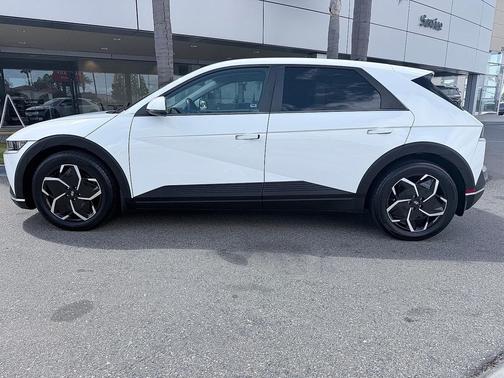Atlas White 2023 Hyundai IONIQ 5 SE
