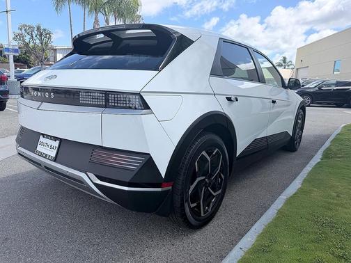 Atlas White 2023 Hyundai IONIQ 5 SE