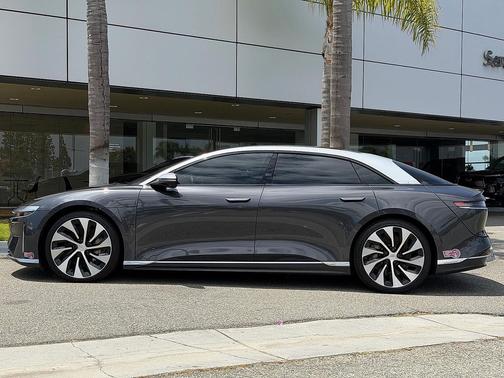 Quantum Gray Metallic 2023 Lucid Air Grand Touring