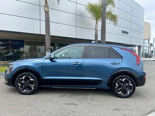 Mineral Blue 2023 Kia Niro EV Wave