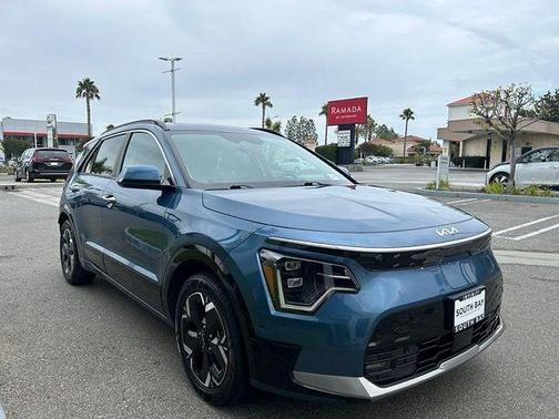 Mineral Blue 2023 Kia Niro EV Wave