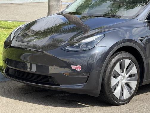 2024 Tesla Model Y Long Range Dual Motor All-Wheel Drive