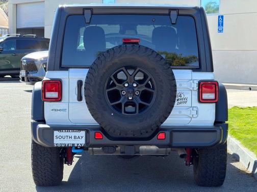 Bright White Clearcoat 2024 Jeep Wrangler 4xe Willys