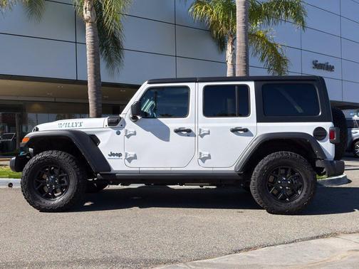 Bright White Clearcoat 2024 Jeep Wrangler 4xe Willys