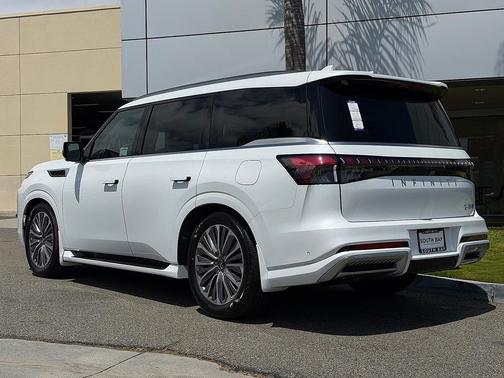 Radiant White 2027 INFINITI QX80 Luxe