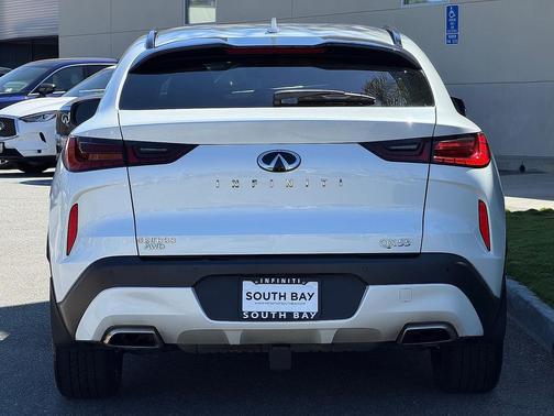 Radiant White 2024 INFINITI QX55 LUXE