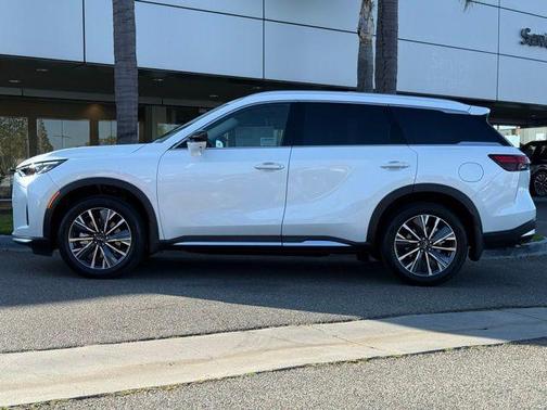 Radiant White 2026 INFINITI QX60 LUXE FWD