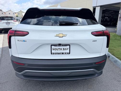 Summit White 2024 Chevrolet Blazer EV eAWD LT