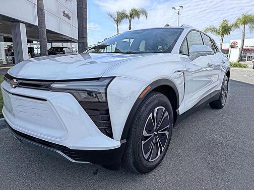 Summit White 2024 Chevrolet Blazer EV eAWD LT