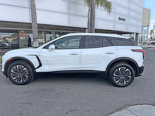 Summit White 2024 Chevrolet Blazer EV eAWD LT