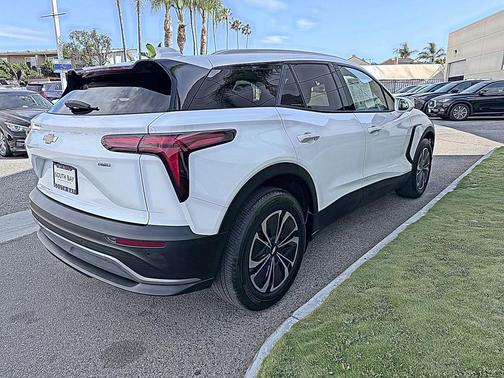 Summit White 2024 Chevrolet Blazer EV eAWD LT