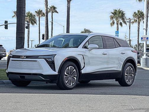 Summit White 2024 Chevrolet Blazer EV eAWD LT