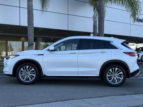 2024 INFINITI QX50 LUXE
