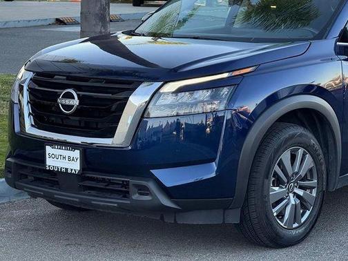 Deep Ocean Blue Pearl 2025 Nissan Pathfinder SV FWD