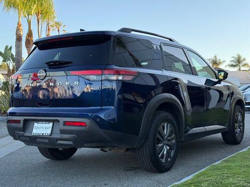 2025 Nissan Pathfinder SV FWD