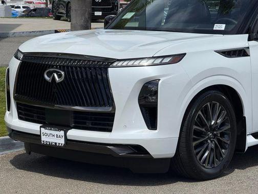 Radiant White/Black Obsidian 2026 INFINITI QX80 AUTOGRAPH AWD