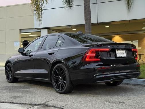 2023 Volvo S60 B5 Plus Black Edition