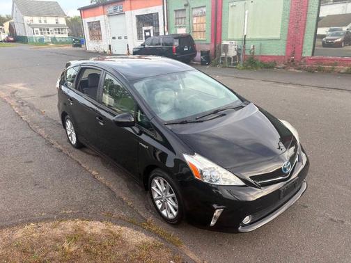 2012 Toyota Prius v Five