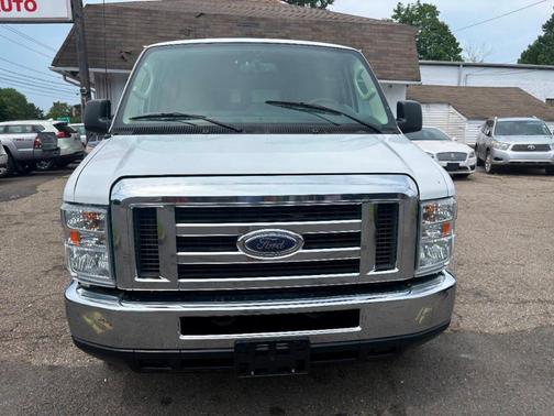 2013 Ford E350 Super Duty XLT