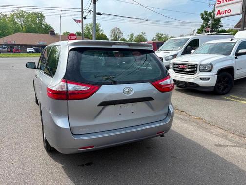 2015 Toyota Sienna L