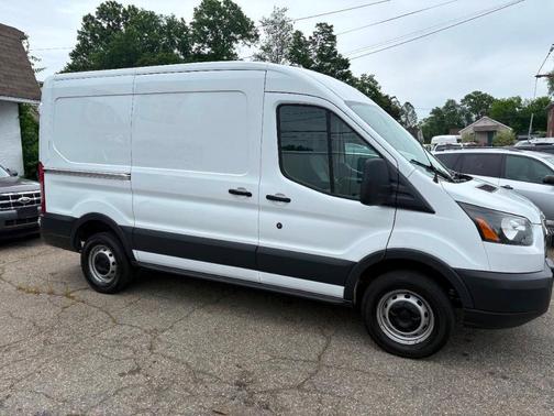 2015 Ford Transit-250 130 WB Medium Roof Cargo