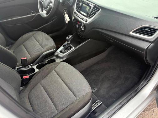 2021 Hyundai Accent SE