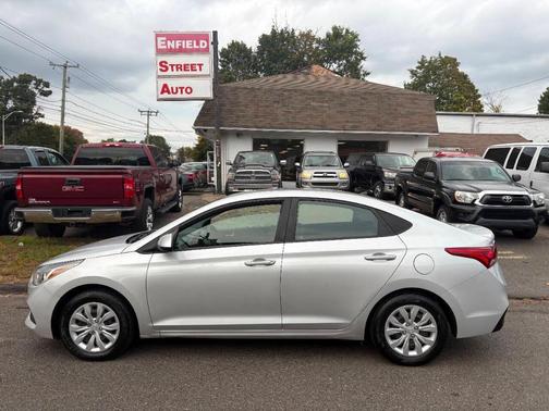 2021 Hyundai Accent SE