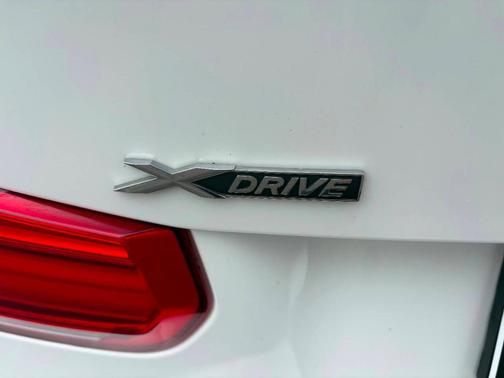 2017 BMW 330 i xDrive