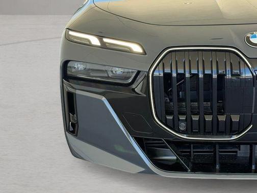 2025 BMW 760 760i xDrive