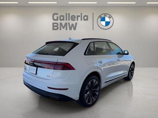 2025 Audi Q8 55 Premium