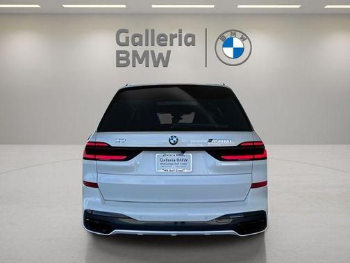 2026 BMW X7 M60i