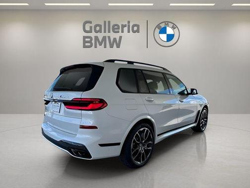 2026 BMW X7 M60i
