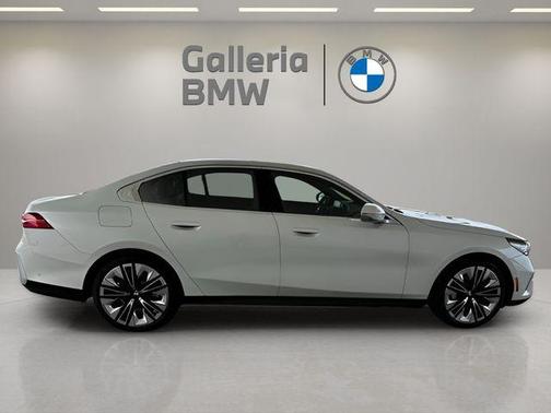 2026 BMW 530 i