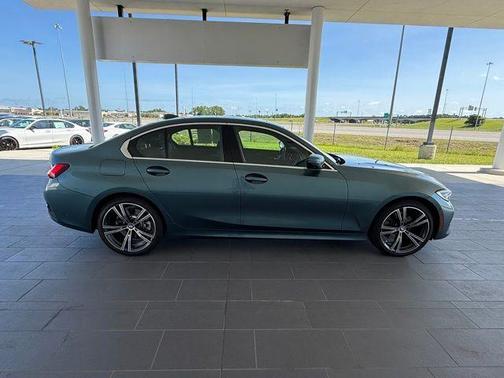 2021 BMW 330 i
